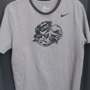 Size large Nike UNC Tarheel tee